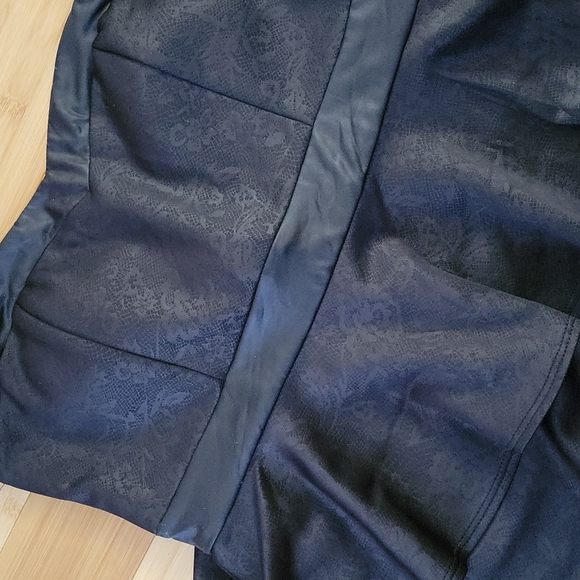 Black peplum mini dress 1XL - Picture 4 of 7